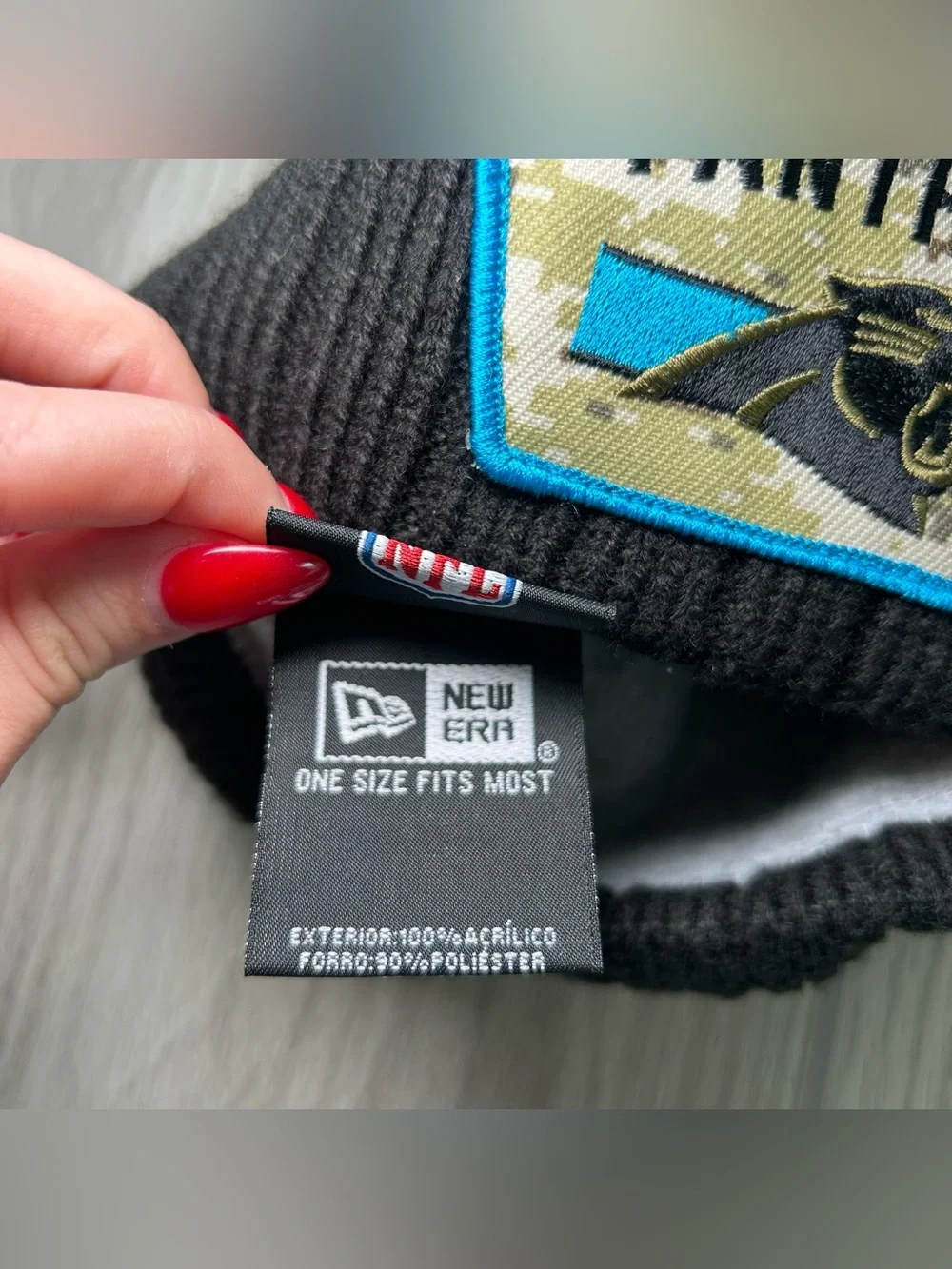 New Era Carolina Panthers 2021 Salute to Service Cuffed Knit Beanie Hat Black OS